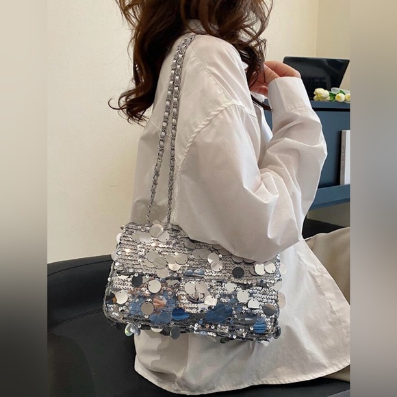 Handbags - Silver Sequined Bag